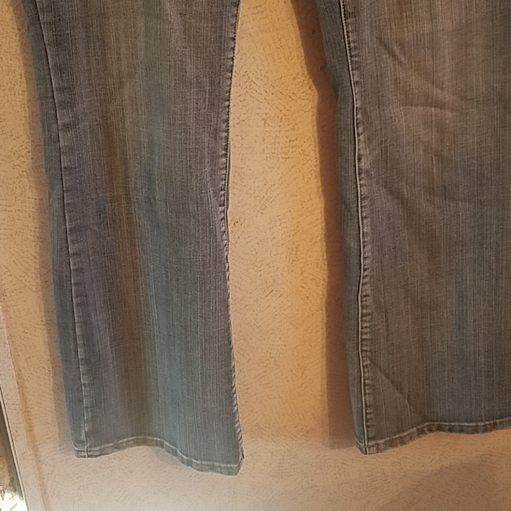 Jeans - Picture 2 of 4